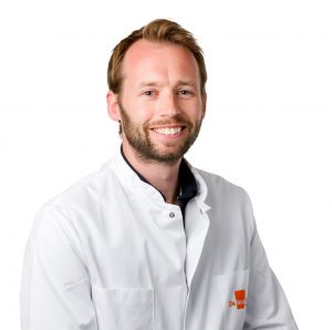 van den Broek d’Obrenan, J. (Drs.)